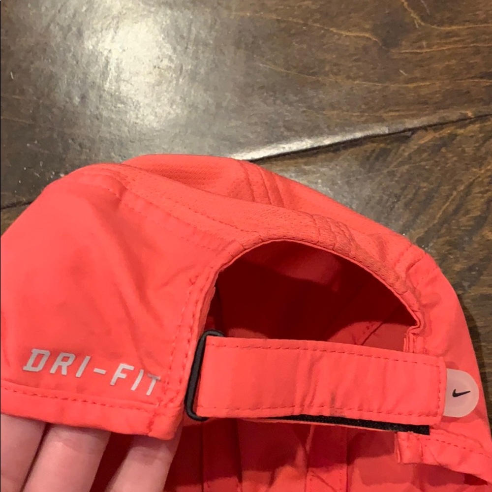 Nike hat - Picture 2 of 2